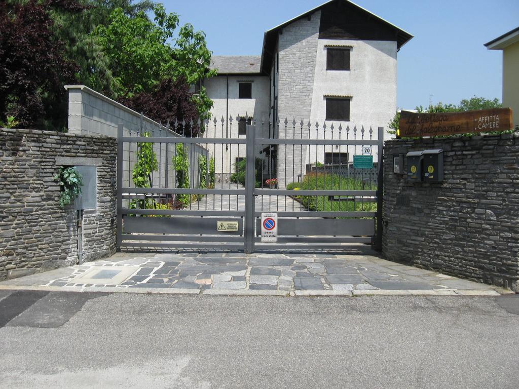 La Bottega Del Falegname Vanzaghello Bagian luar foto